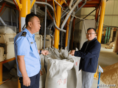 <b>保障群众饮食平安</b>